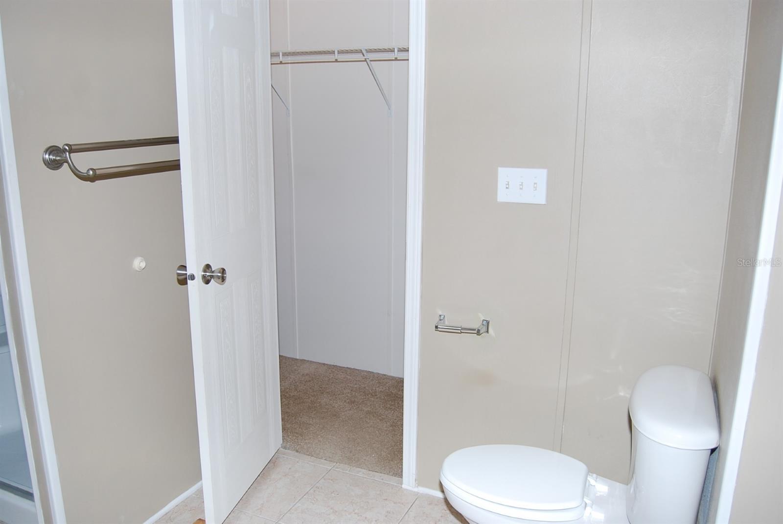 Image 17 of 39 For 9587 Scepter Avenue
