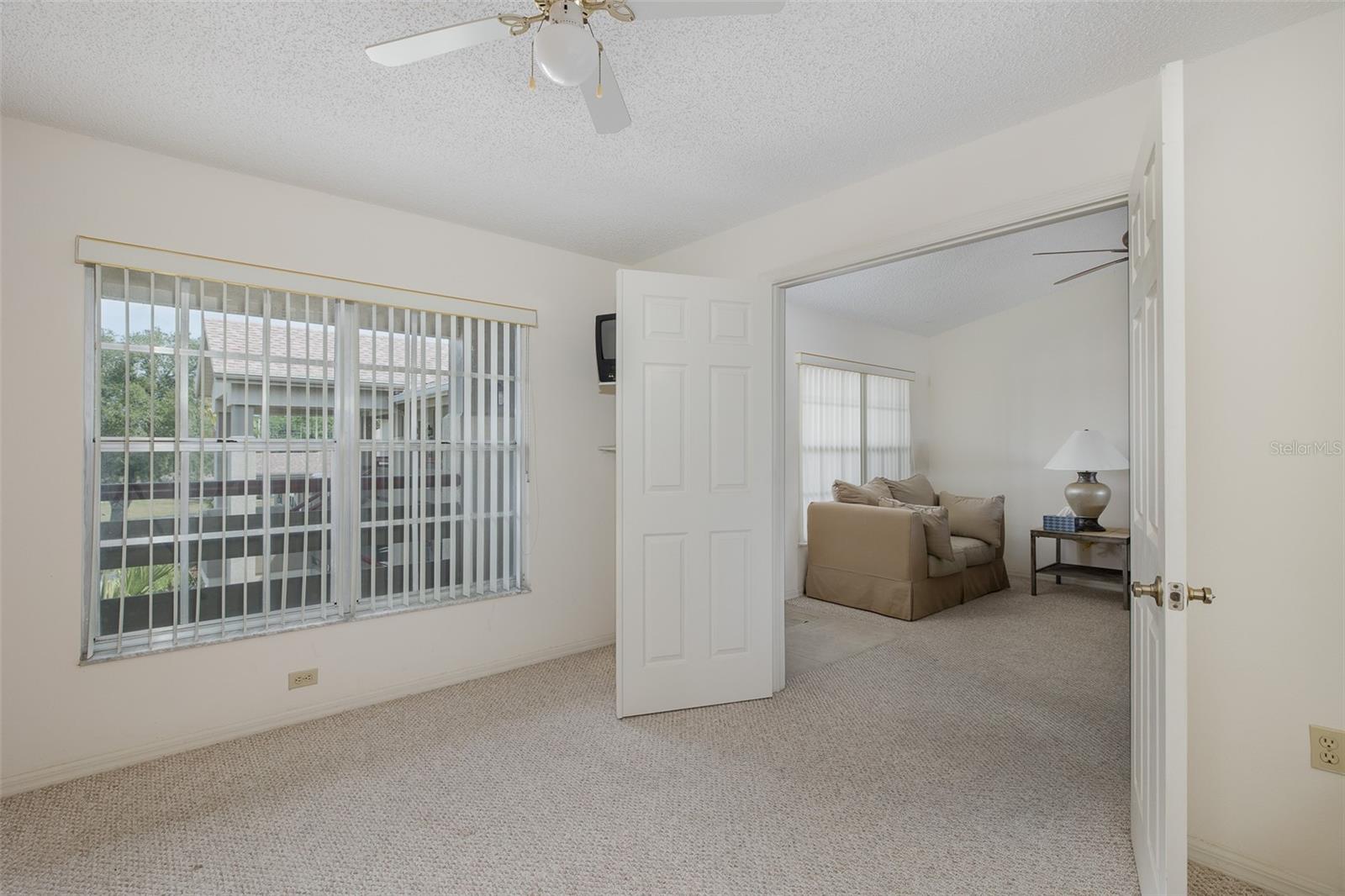 Listing photo id 16 for 4575 Whitton Way 1132