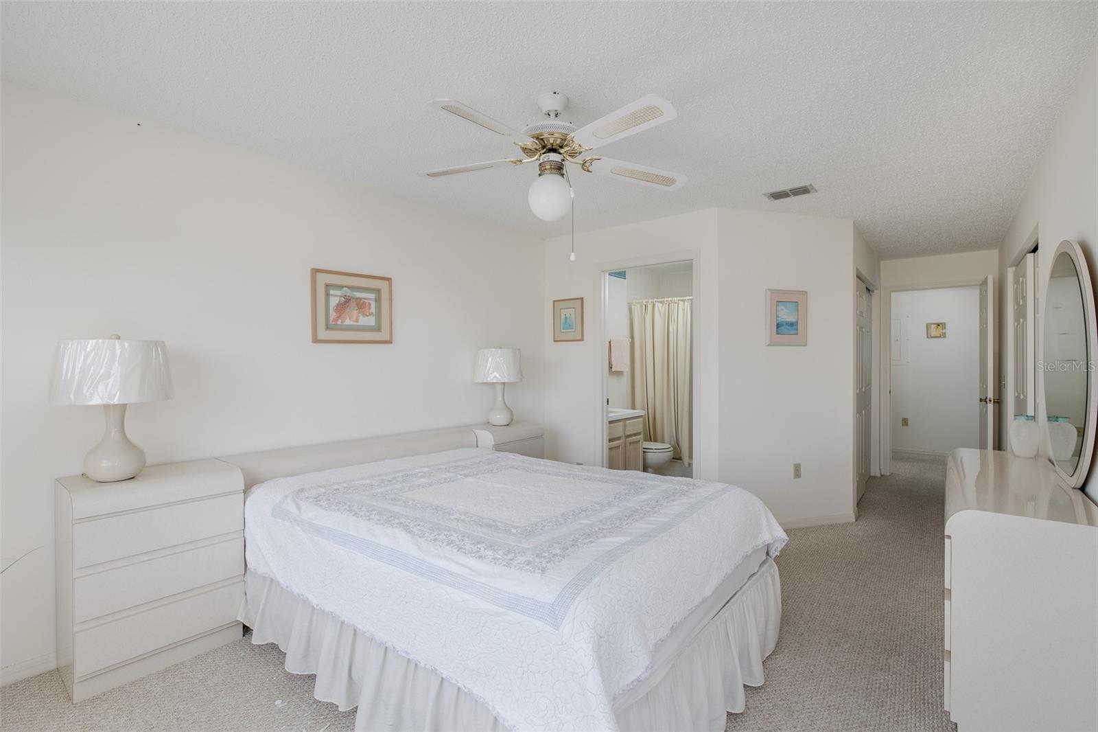 Listing photo id 20 for 4575 Whitton Way 1132