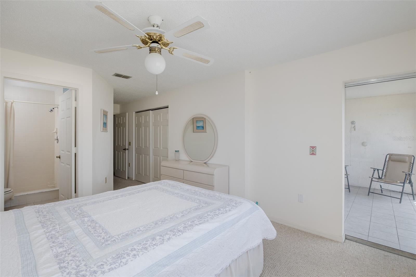 Listing photo id 22 for 4575 Whitton Way 1132