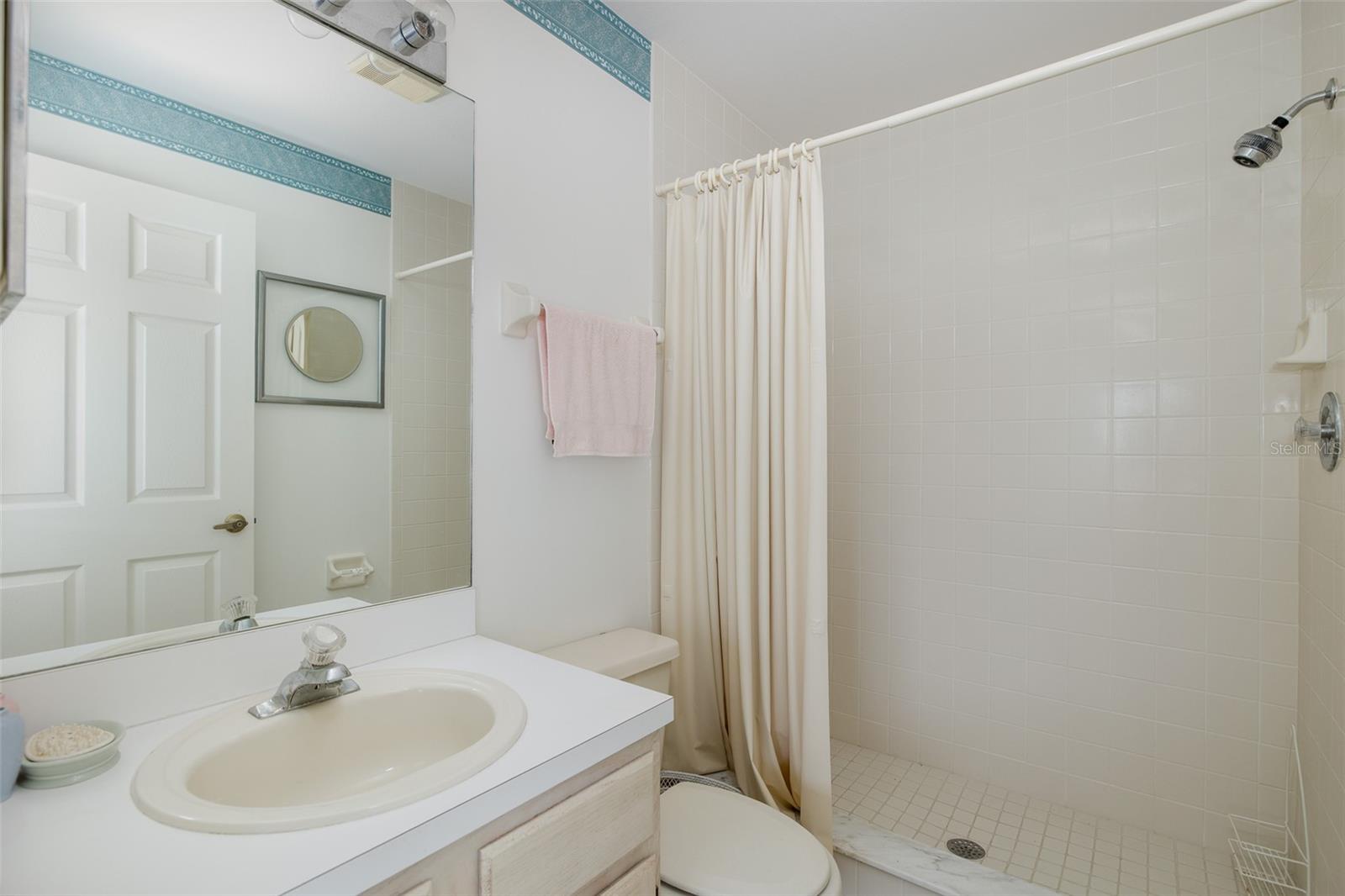 Listing photo id 24 for 4575 Whitton Way 1132