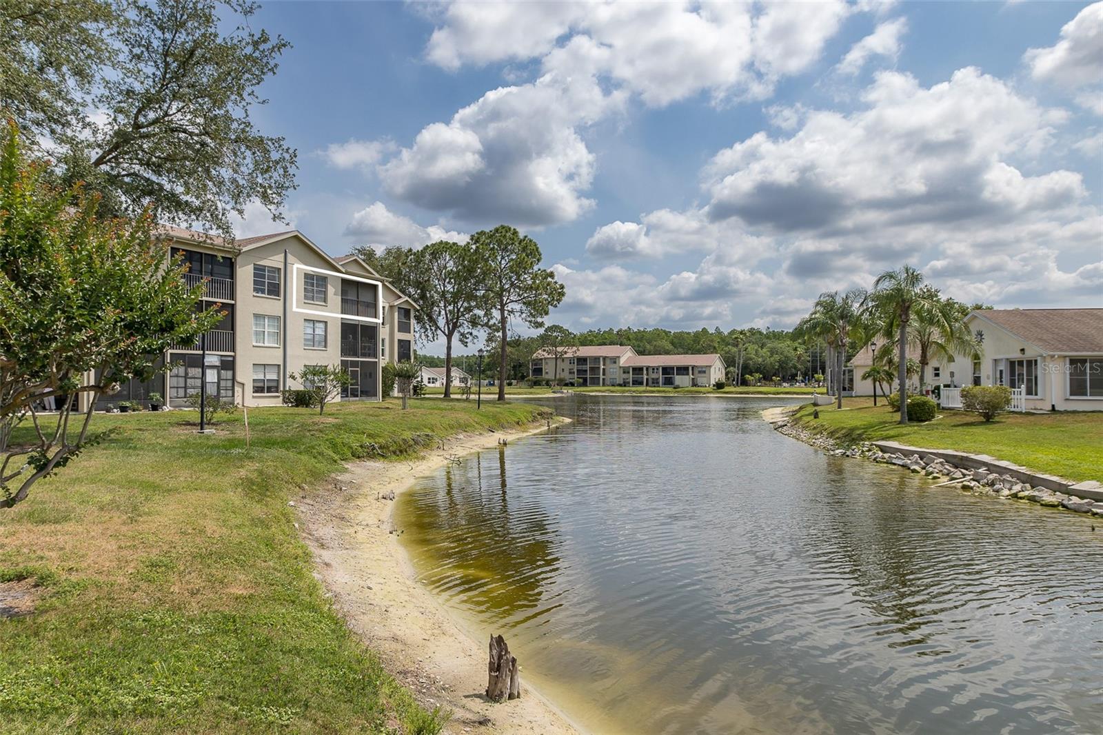 Listing photo id 26 for 4575 Whitton Way 1132