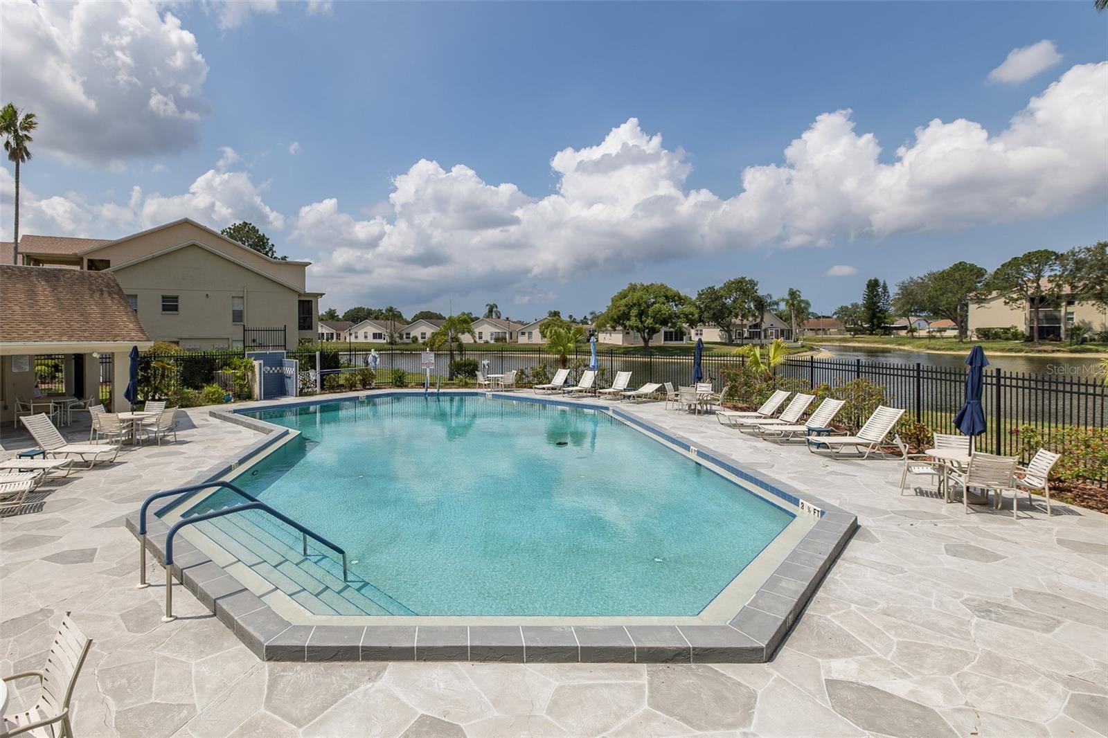 Listing photo id 28 for 4575 Whitton Way 1132