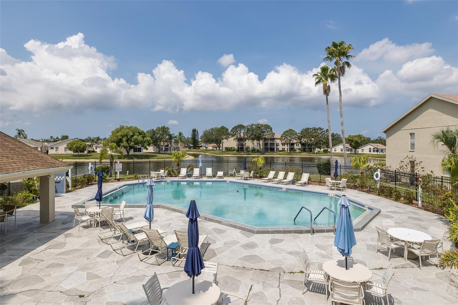 Listing photo id 29 for 4575 Whitton Way 1132