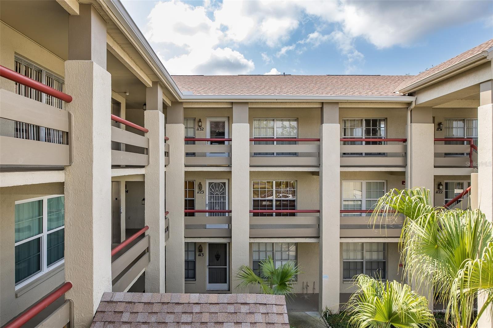 Listing photo id 2 for 4575 Whitton Way 1132