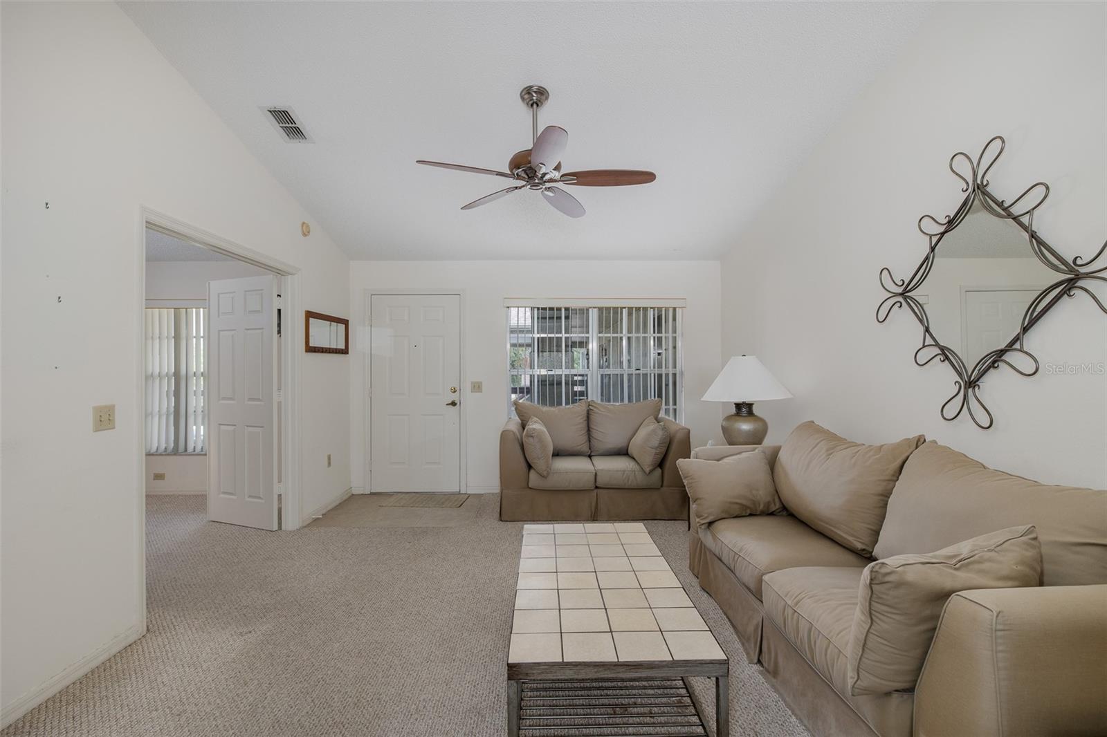 Listing photo id 5 for 4575 Whitton Way 1132