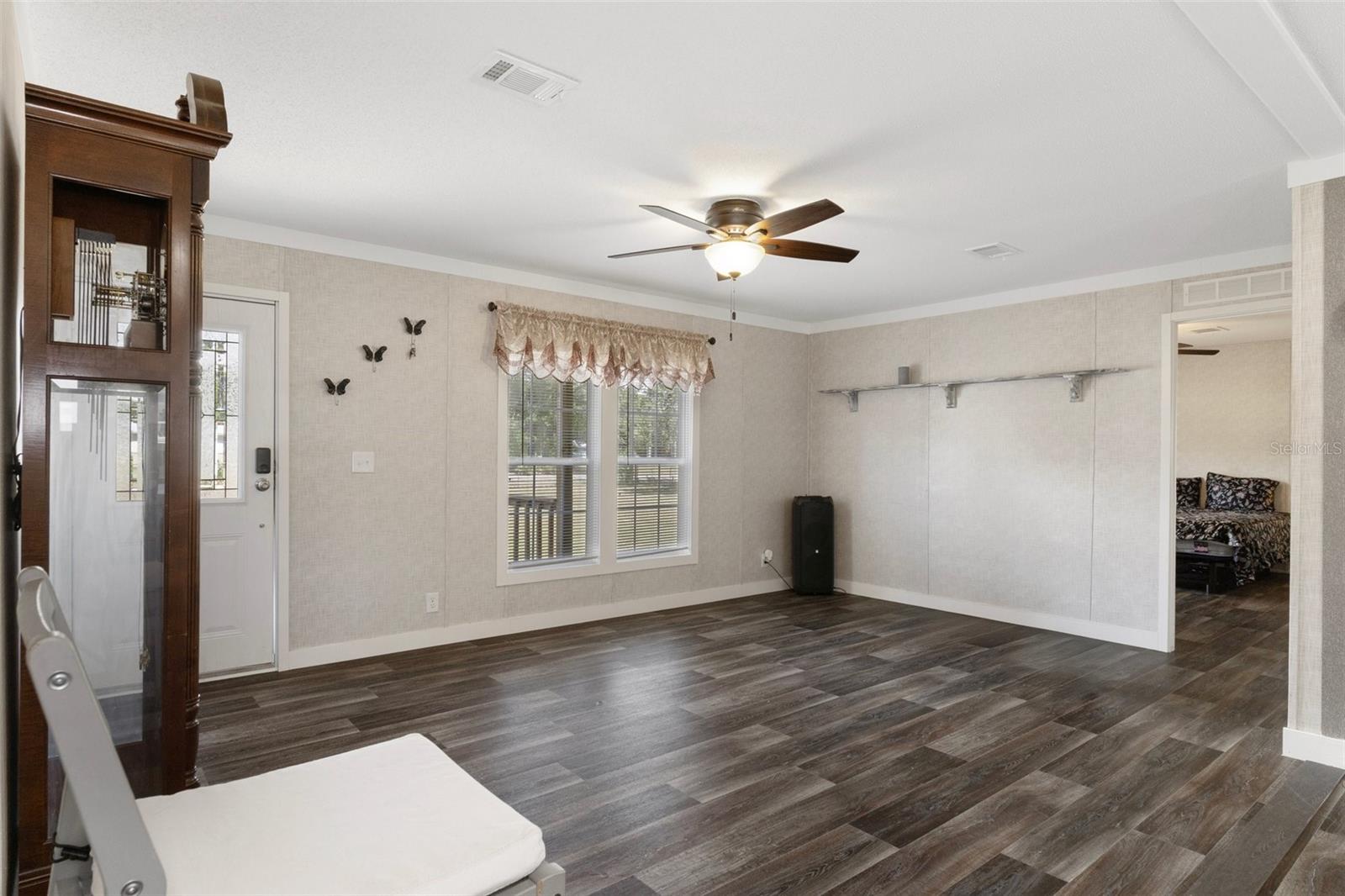 Image 11 of 50 For 2110 Colonial Avenue