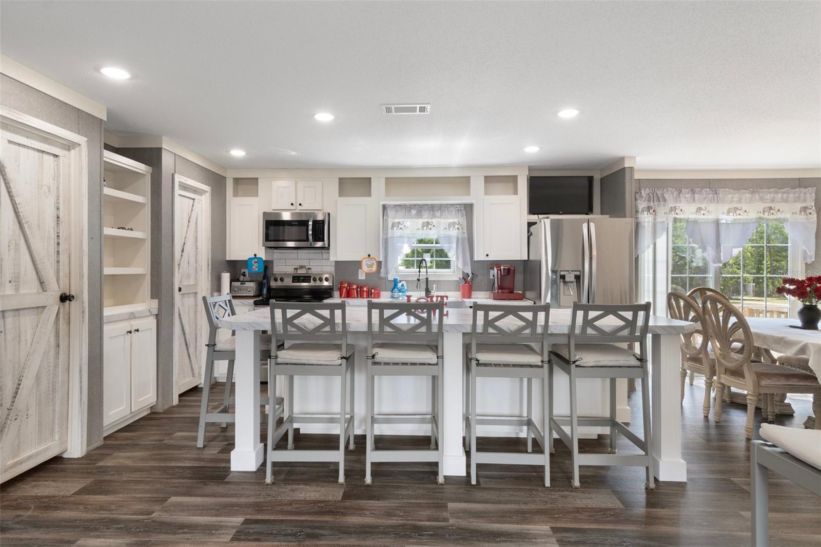 Image 13 of 50 For 2110 Colonial Avenue
