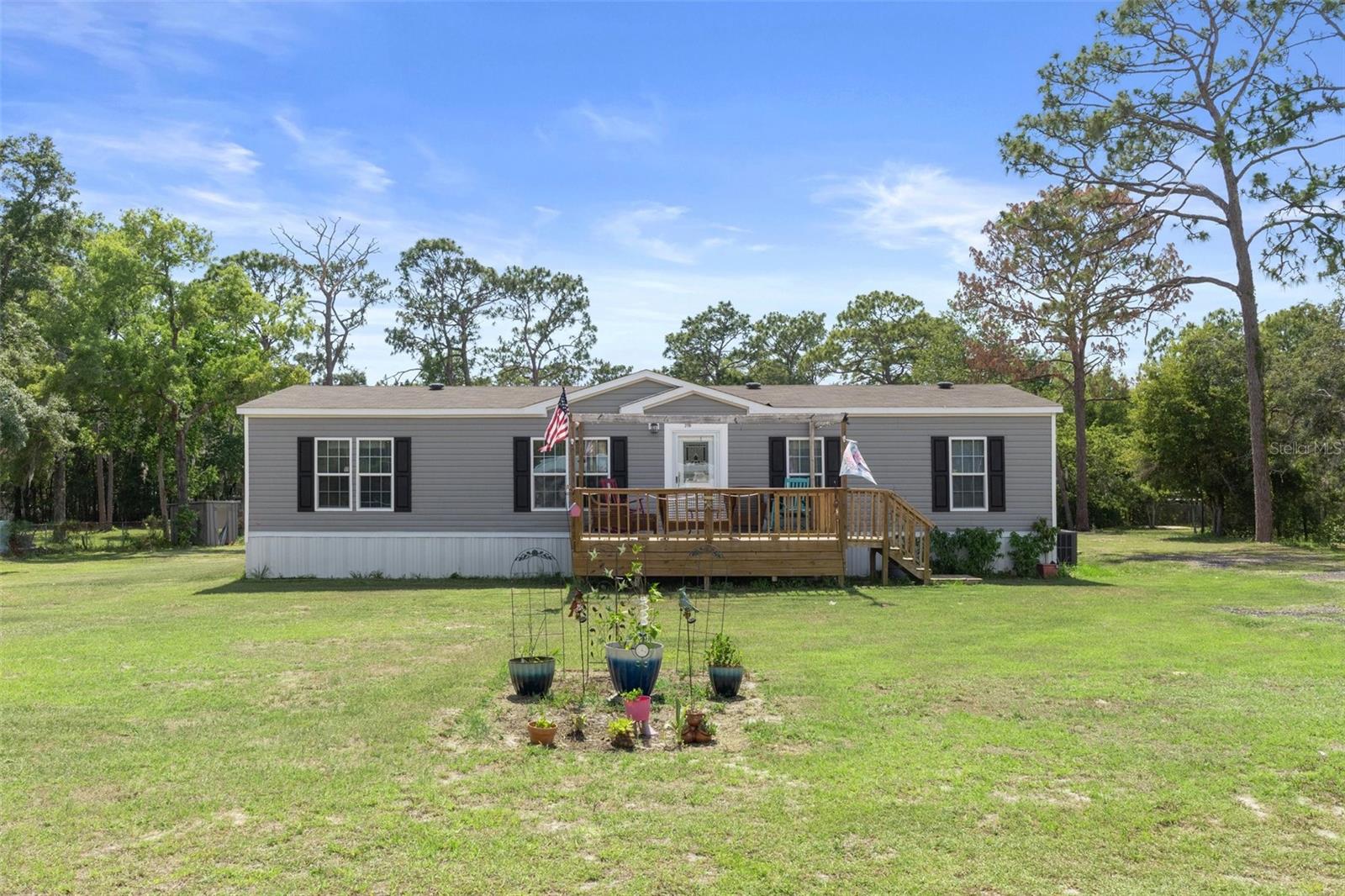 Image 2 of 50 For 2110 Colonial Avenue