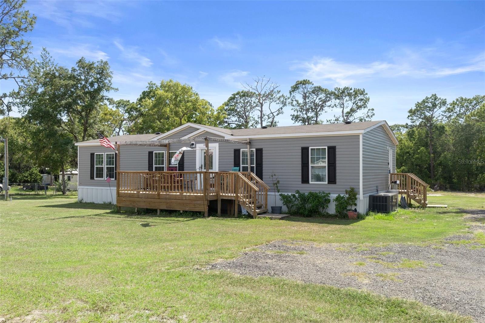 Image 3 of 50 For 2110 Colonial Avenue