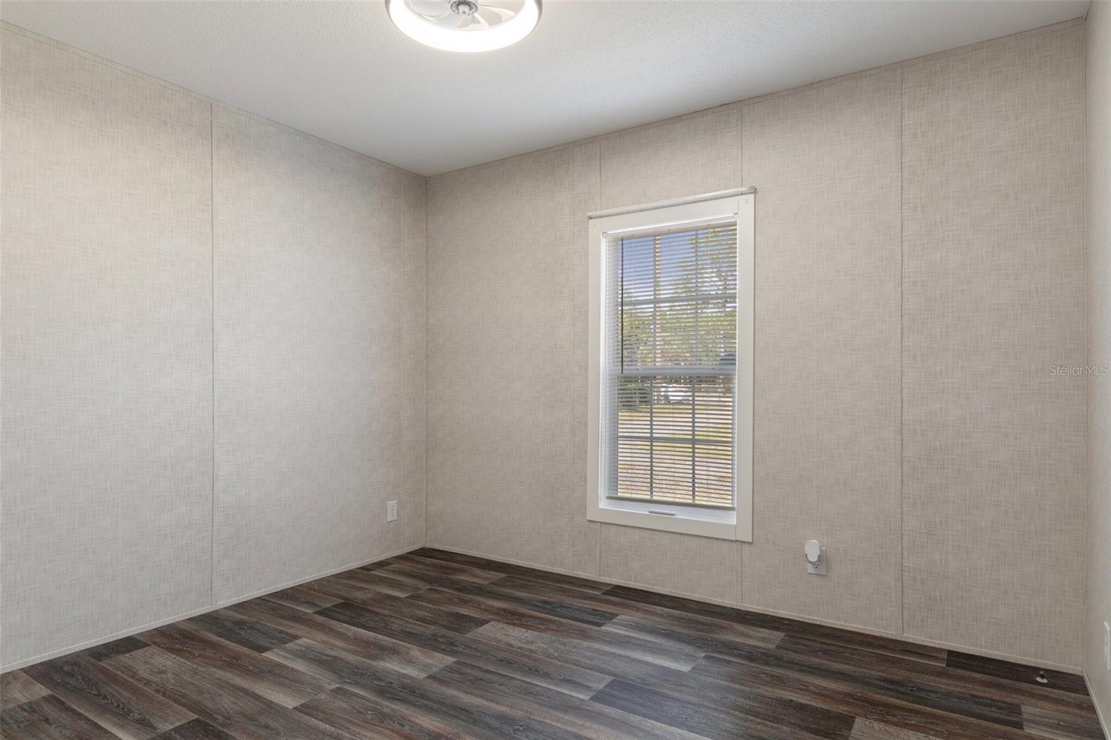 Image 36 of 50 For 2110 Colonial Avenue
