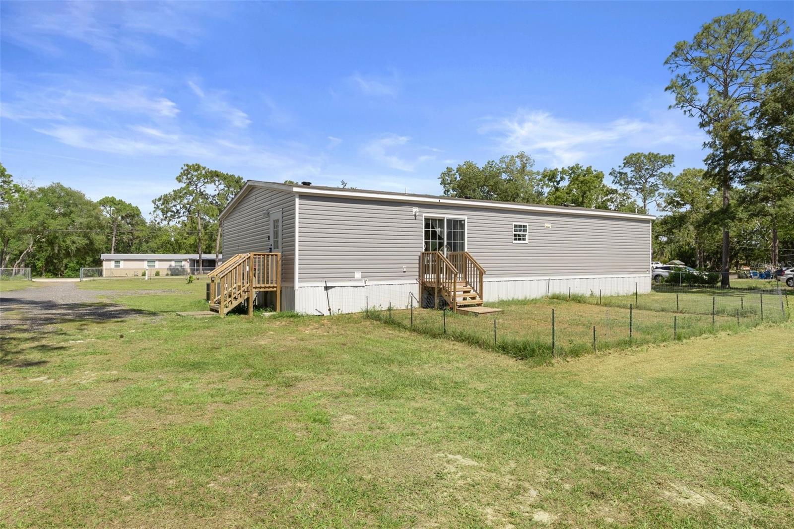 Image 42 of 50 For 2110 Colonial Avenue