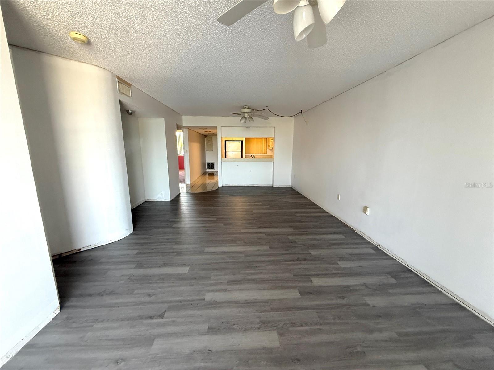Image 4 of 29 For 4823 Ebbtide Lane 105