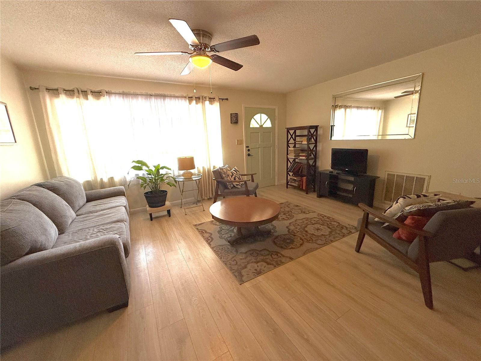 Image 4 of 21 For 10431 Syringa Court