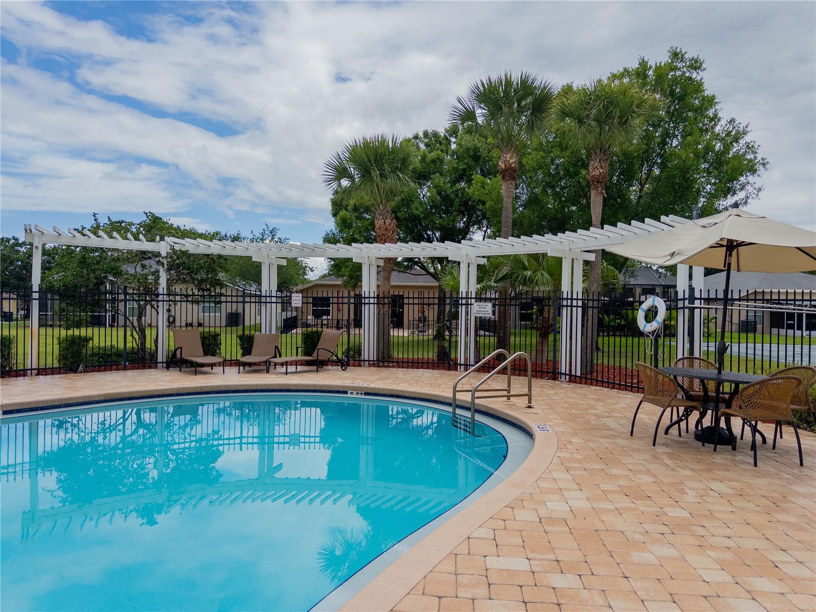 Listing photo id 39 for 12408 Country White Circle