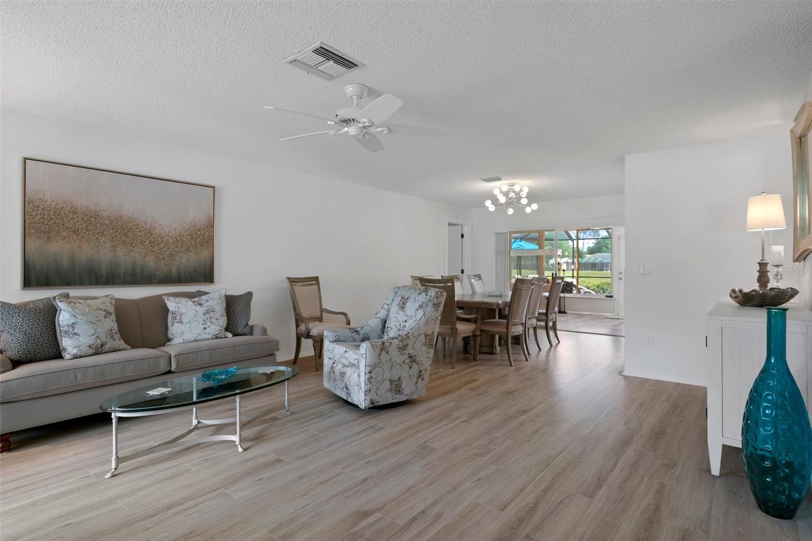 Listing photo id 10 for 7175 Bottle Brush Drive