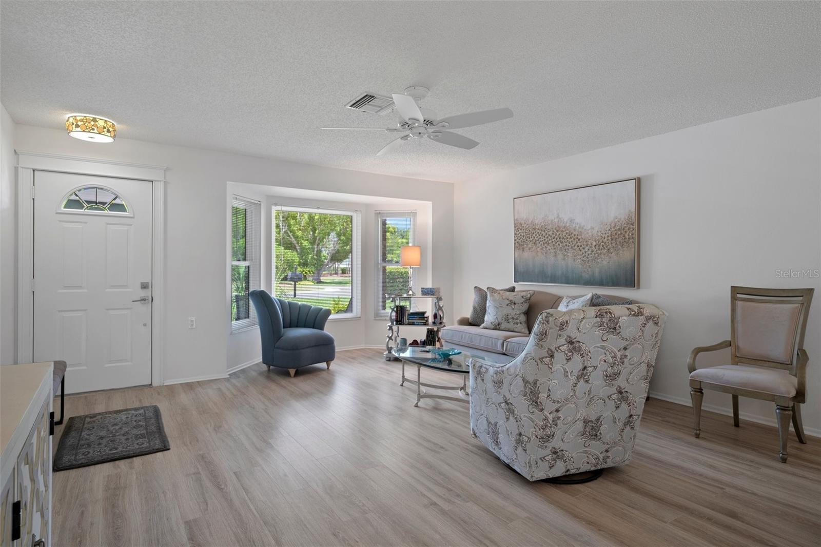 Listing photo id 12 for 7175 Bottle Brush Drive