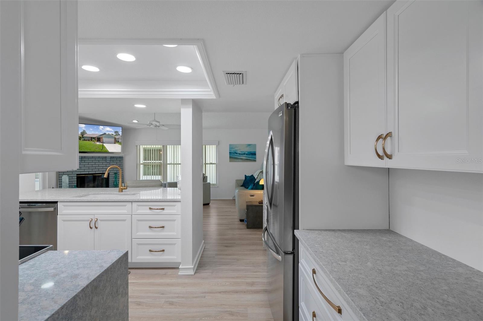 Listing photo id 16 for 7175 Bottle Brush Drive