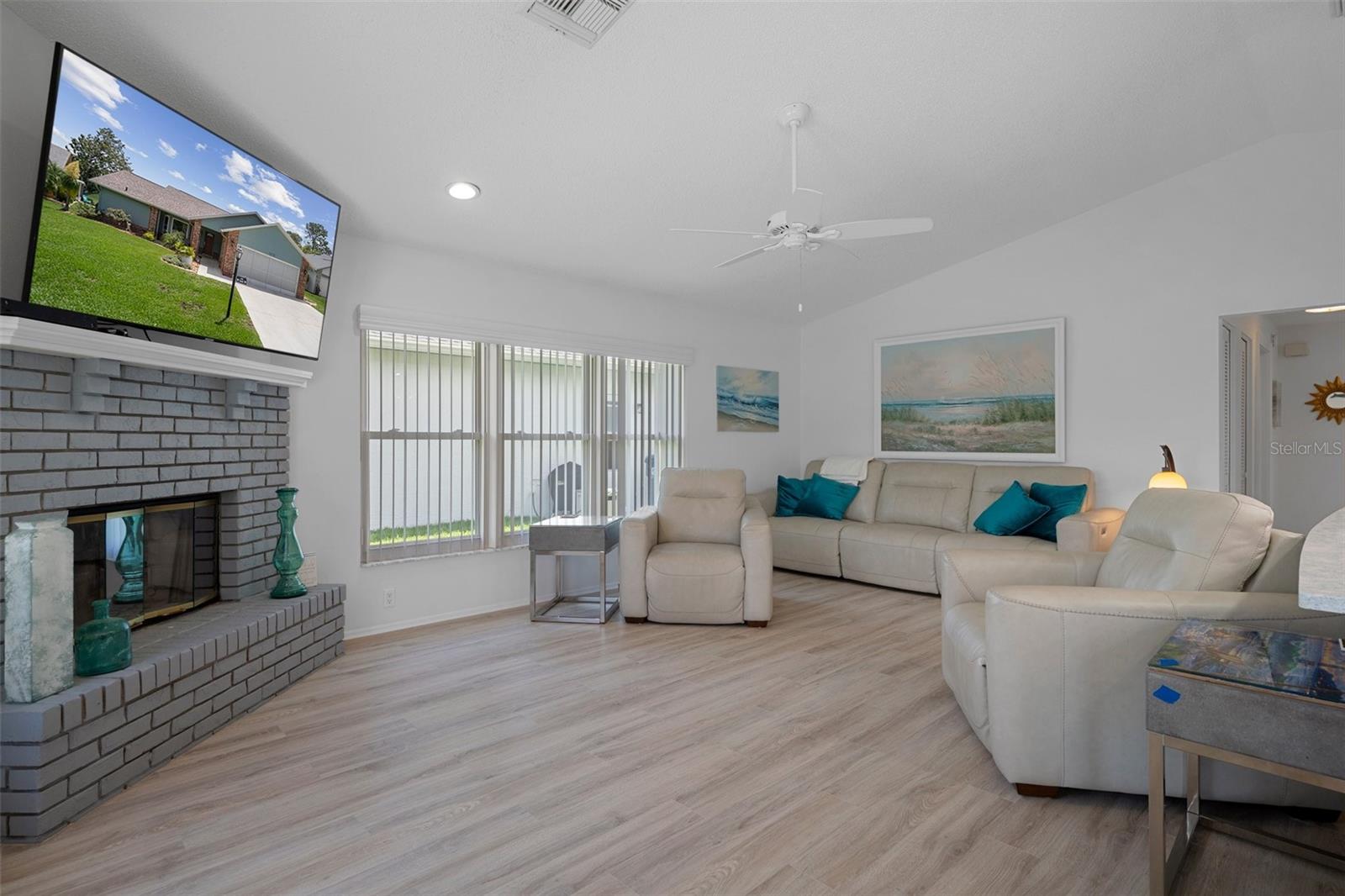 Listing photo id 22 for 7175 Bottle Brush Drive