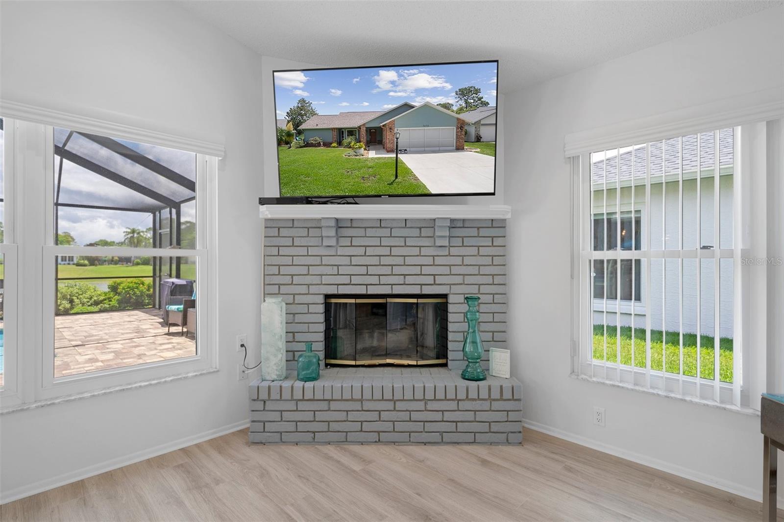 Listing photo id 24 for 7175 Bottle Brush Drive