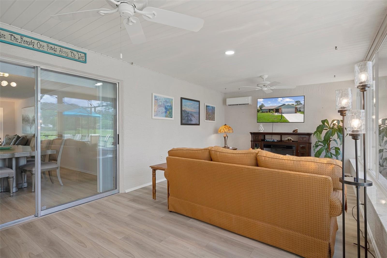 Listing photo id 26 for 7175 Bottle Brush Drive
