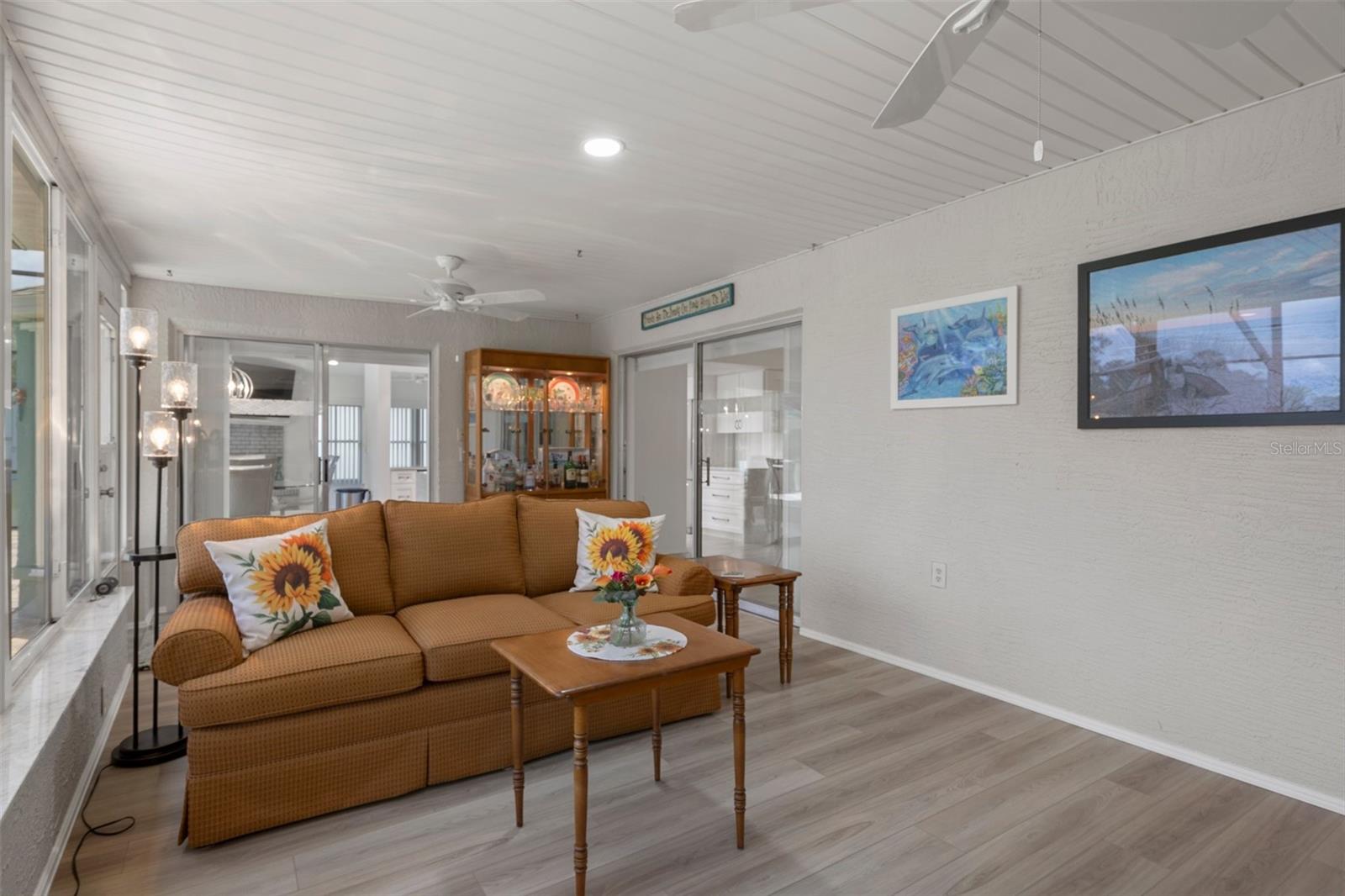 Listing photo id 29 for 7175 Bottle Brush Drive