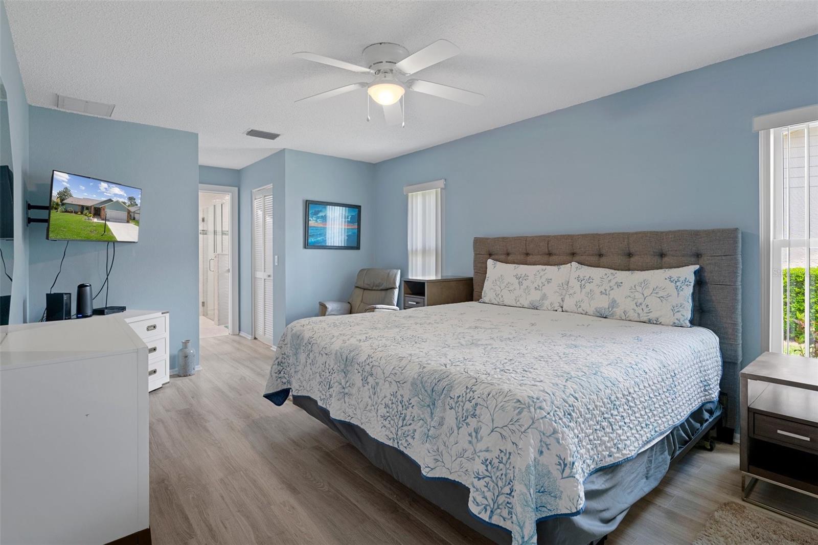 Listing photo id 30 for 7175 Bottle Brush Drive