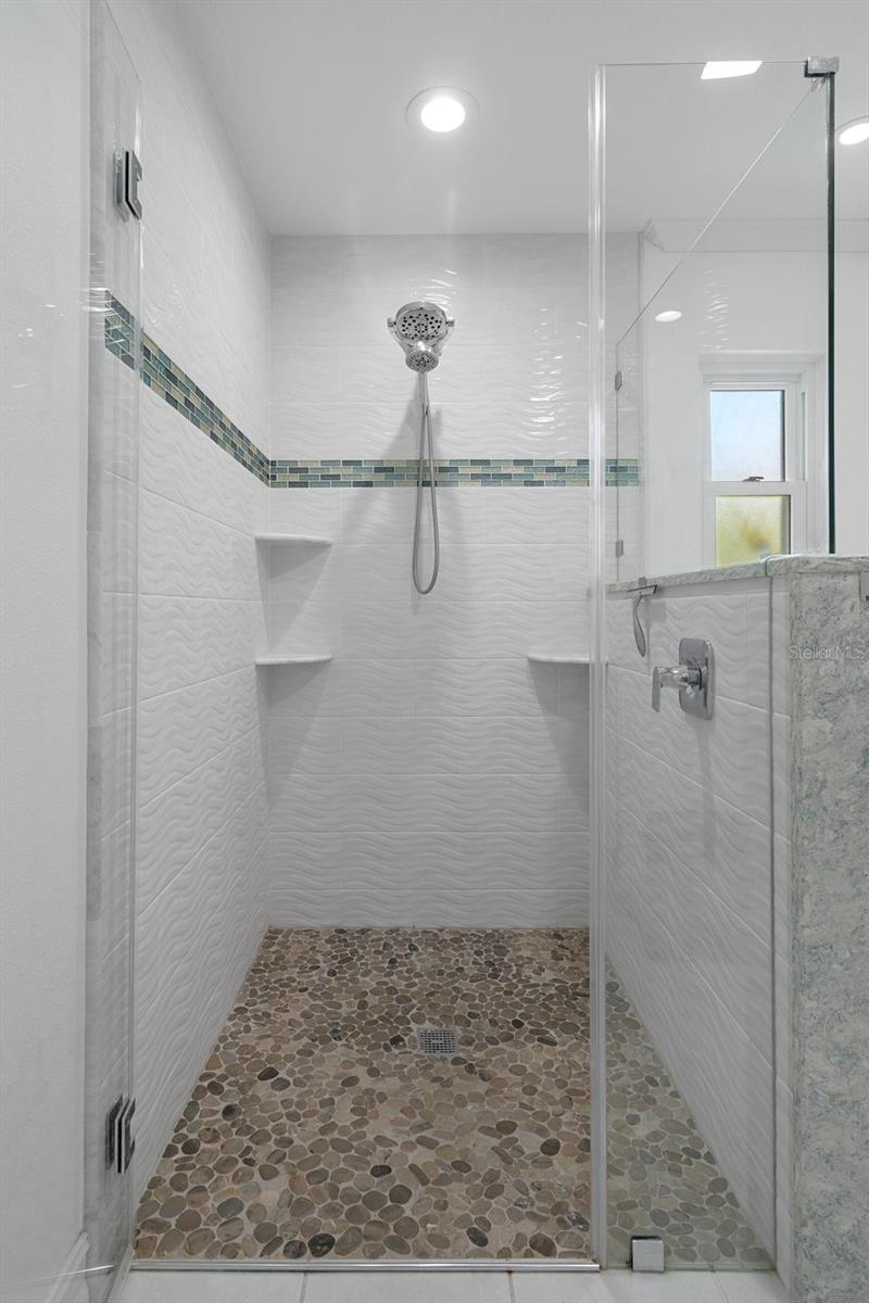 Listing photo id 38 for 7175 Bottle Brush Drive
