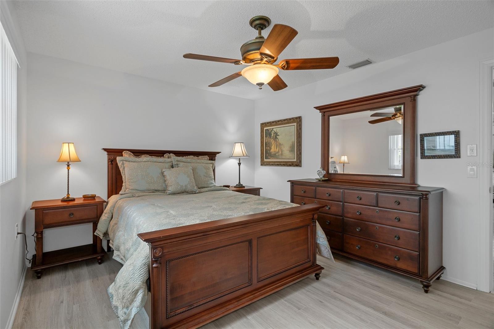 Listing photo id 44 for 7175 Bottle Brush Drive