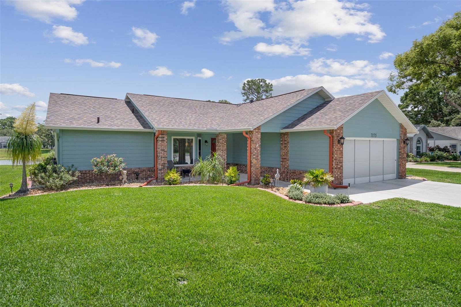 Listing photo id 5 for 7175 Bottle Brush Drive