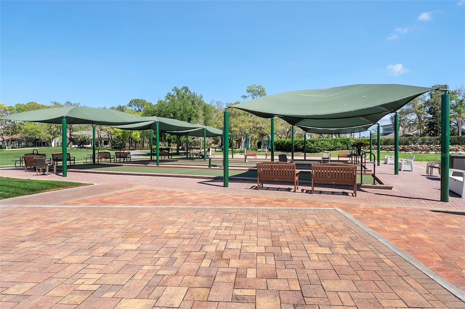 Listing photo id 80 for 7175 Bottle Brush Drive