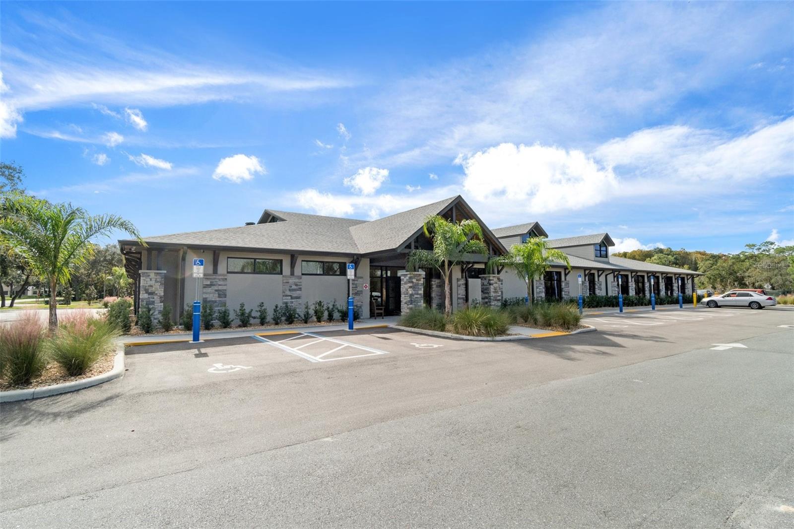 Listing photo id 86 for 7175 Bottle Brush Drive