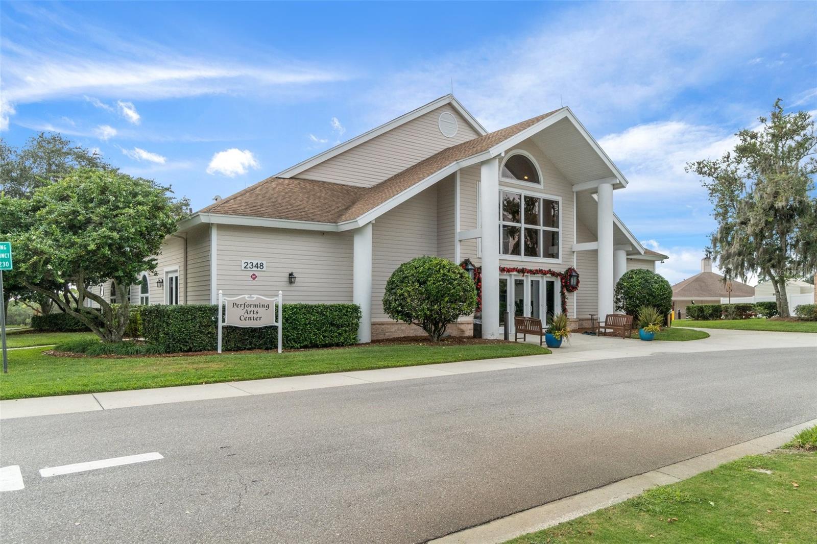 Listing photo id 94 for 7175 Bottle Brush Drive