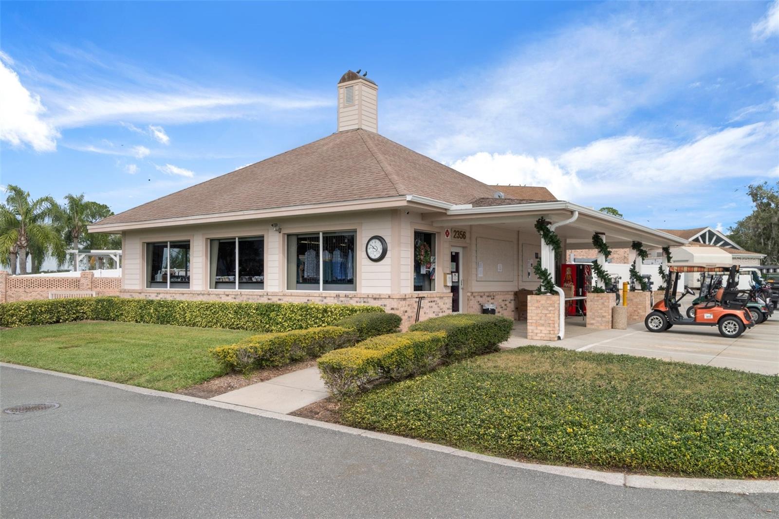 Listing photo id 95 for 7175 Bottle Brush Drive