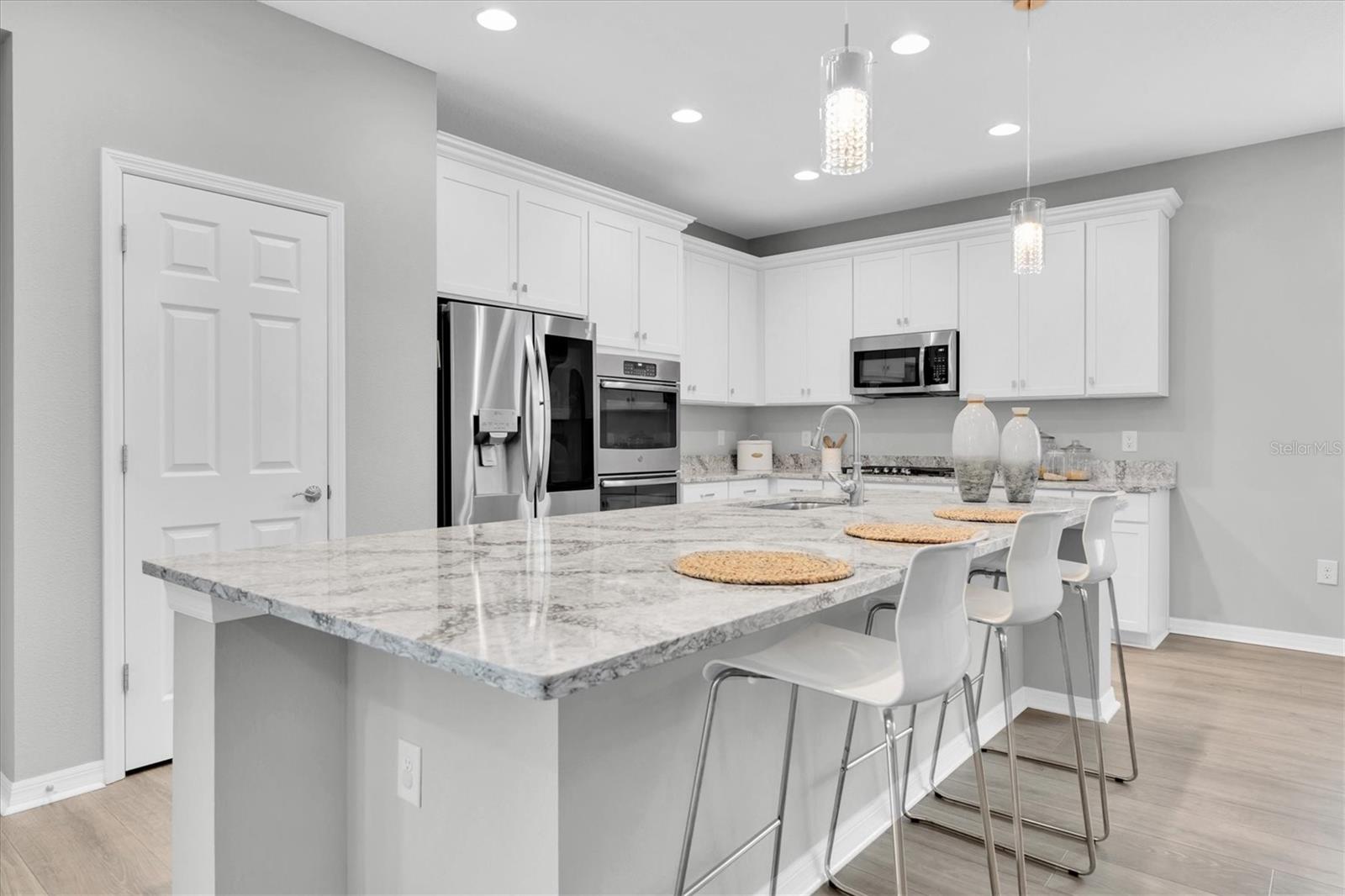 Image 4 of 66 For 12854 Rangeland Boulevard