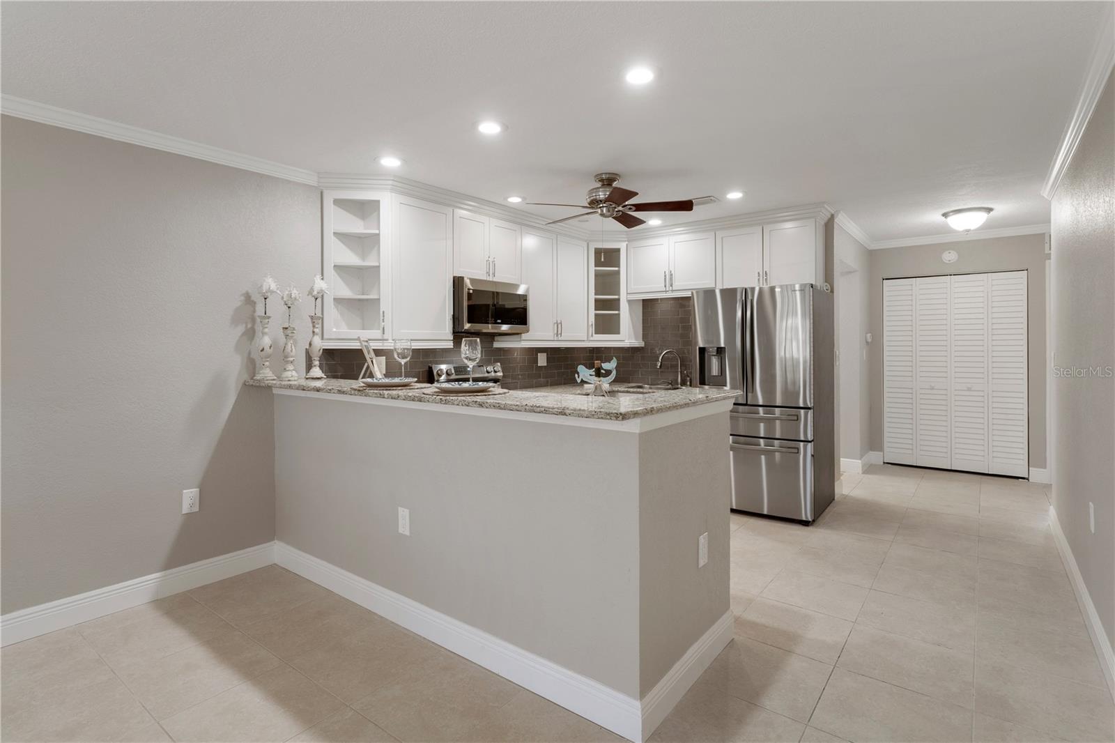 Listing photo id 6 for 5045 Pelican Drive