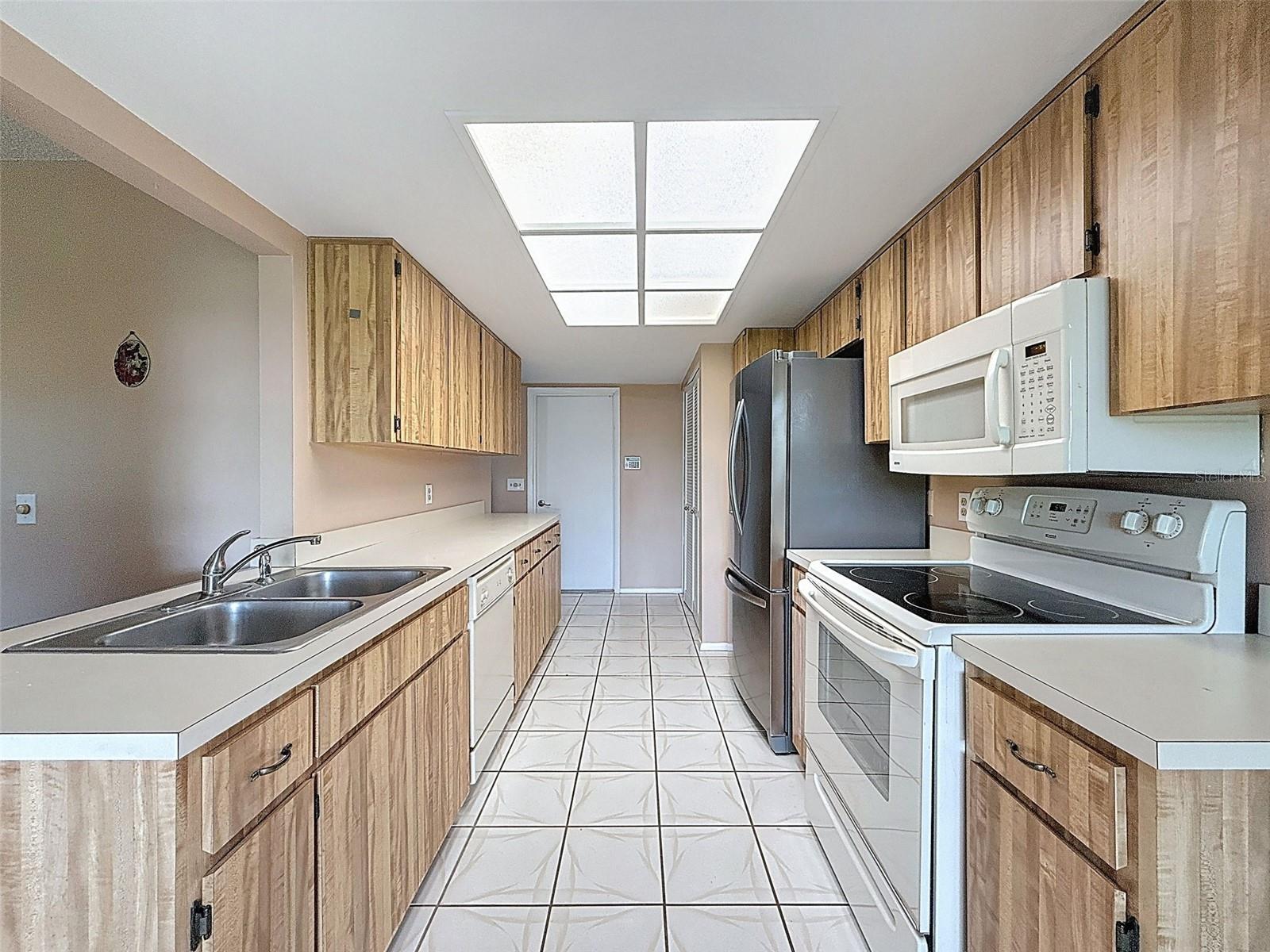 Image 18 of 45 For 11141 Sandtrap Drive 11141
