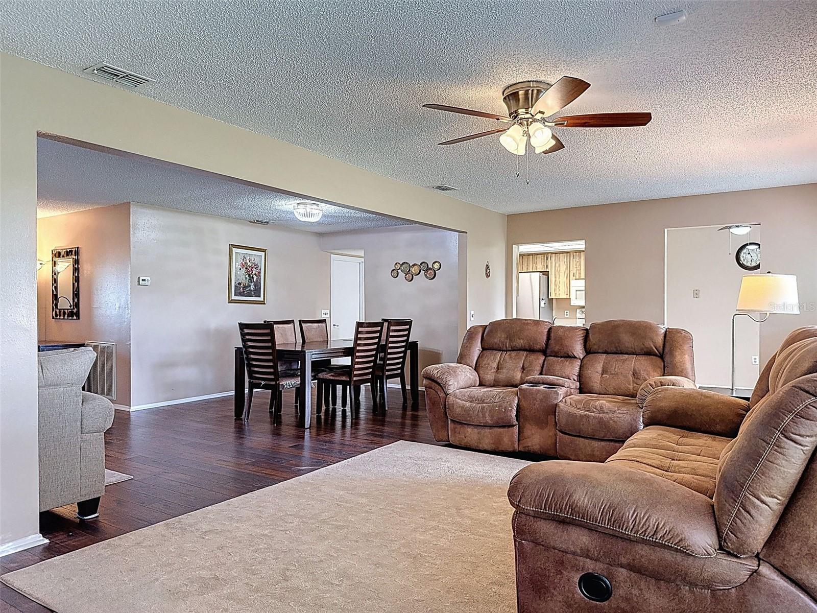 Image 9 of 45 For 11141 Sandtrap Drive 11141