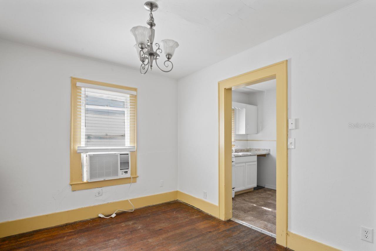 Image 11 of 39 For 403 Princess St
