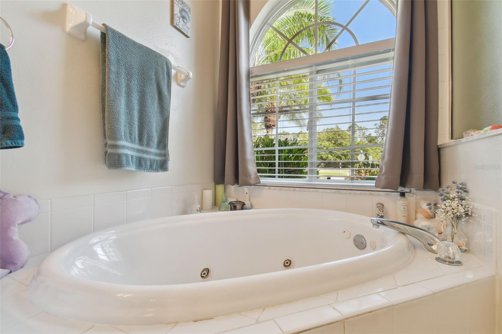 Image 19 of 73 For 22431 Willow Lakes Drive