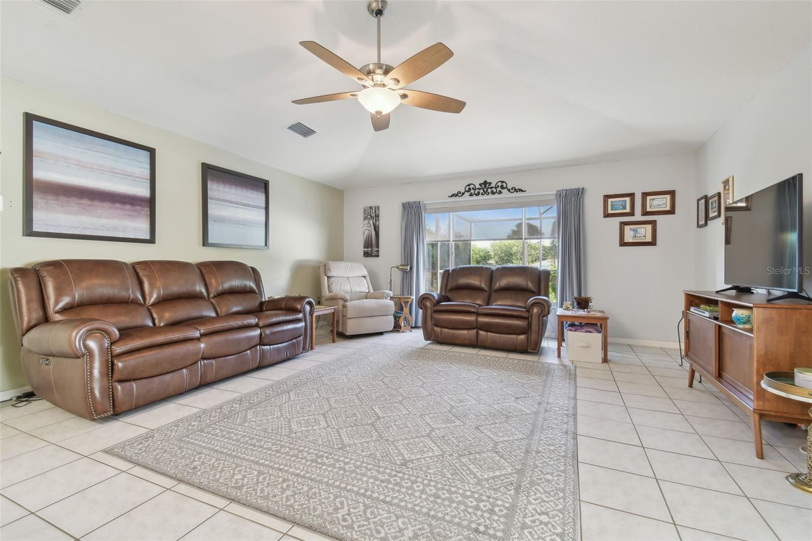 Image 26 of 73 For 22431 Willow Lakes Drive