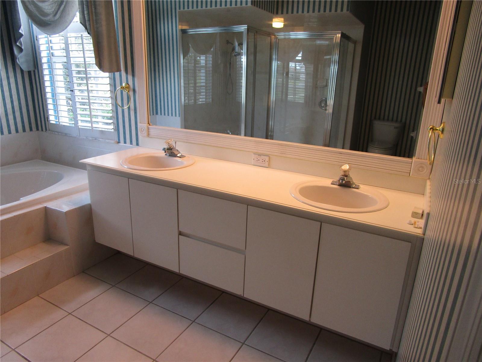 Image 23 of 65 For 4048 St Ives Boulevard