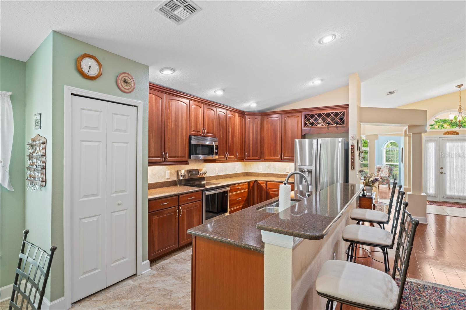 Listing photo id 8 for 12071 Wexford Boulevard
