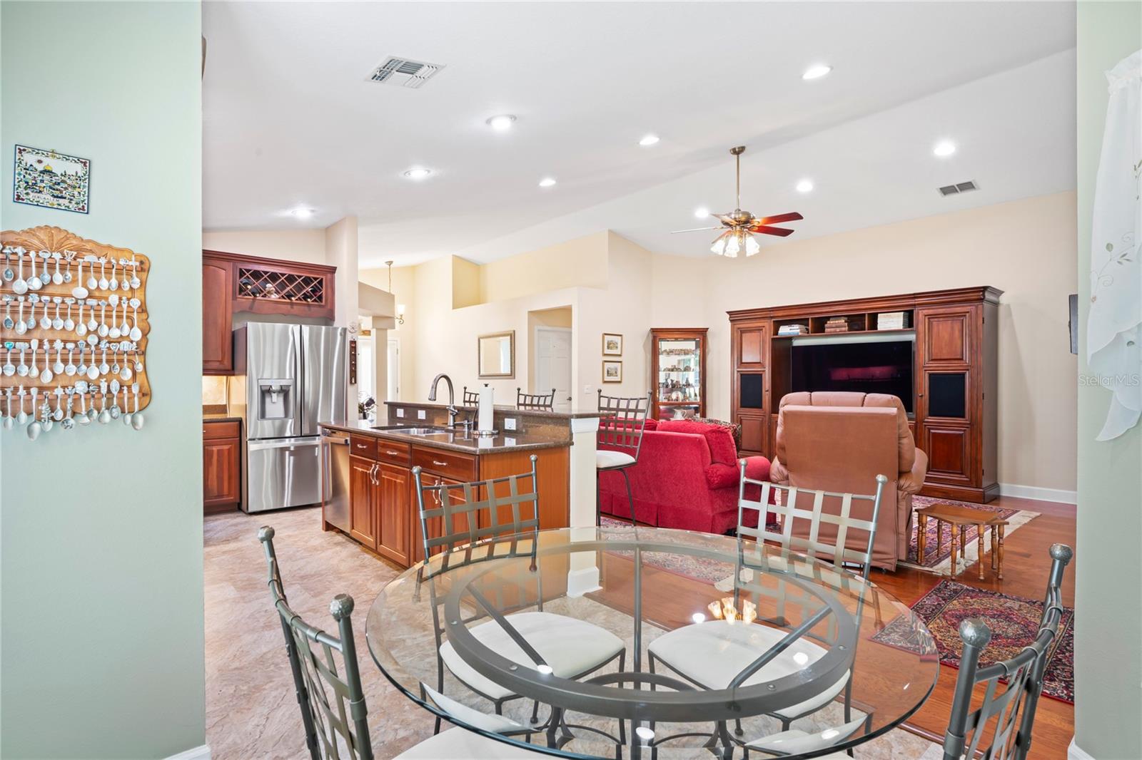 Listing photo id 15 for 12071 Wexford Boulevard