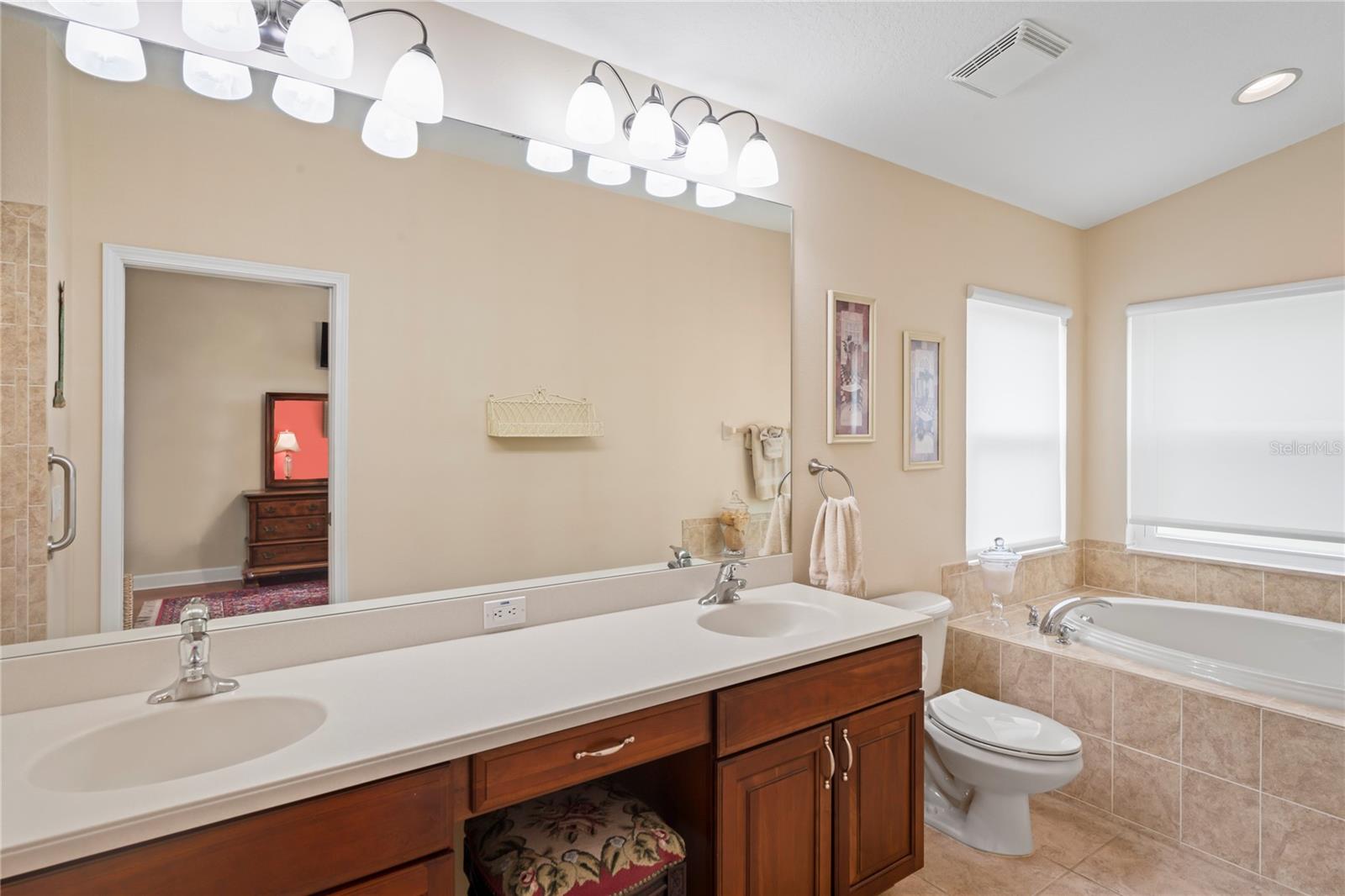 Listing photo id 25 for 12071 Wexford Boulevard