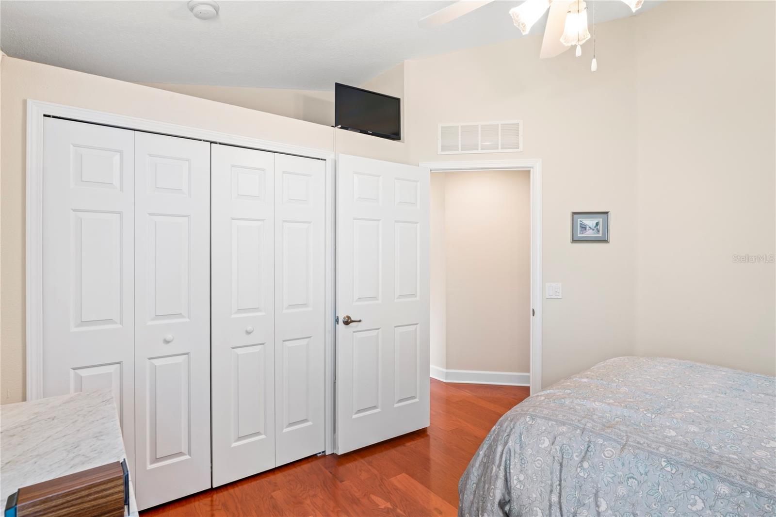 Listing photo id 36 for 12071 Wexford Boulevard