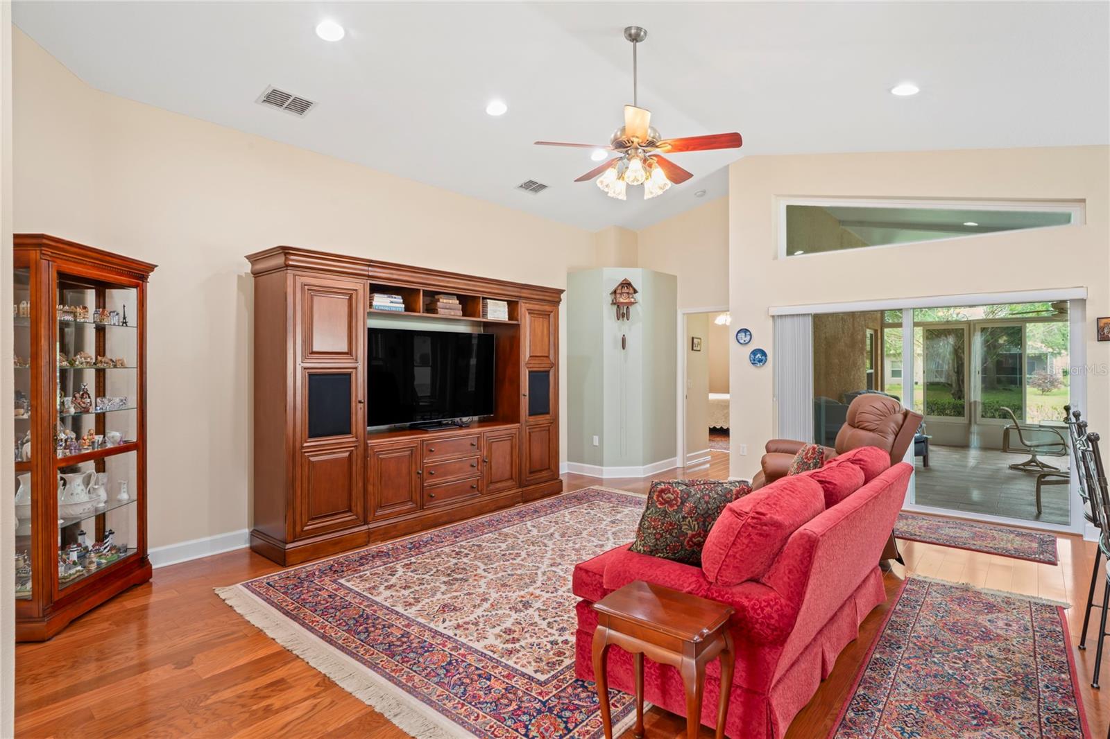 Listing photo id 5 for 12071 Wexford Boulevard