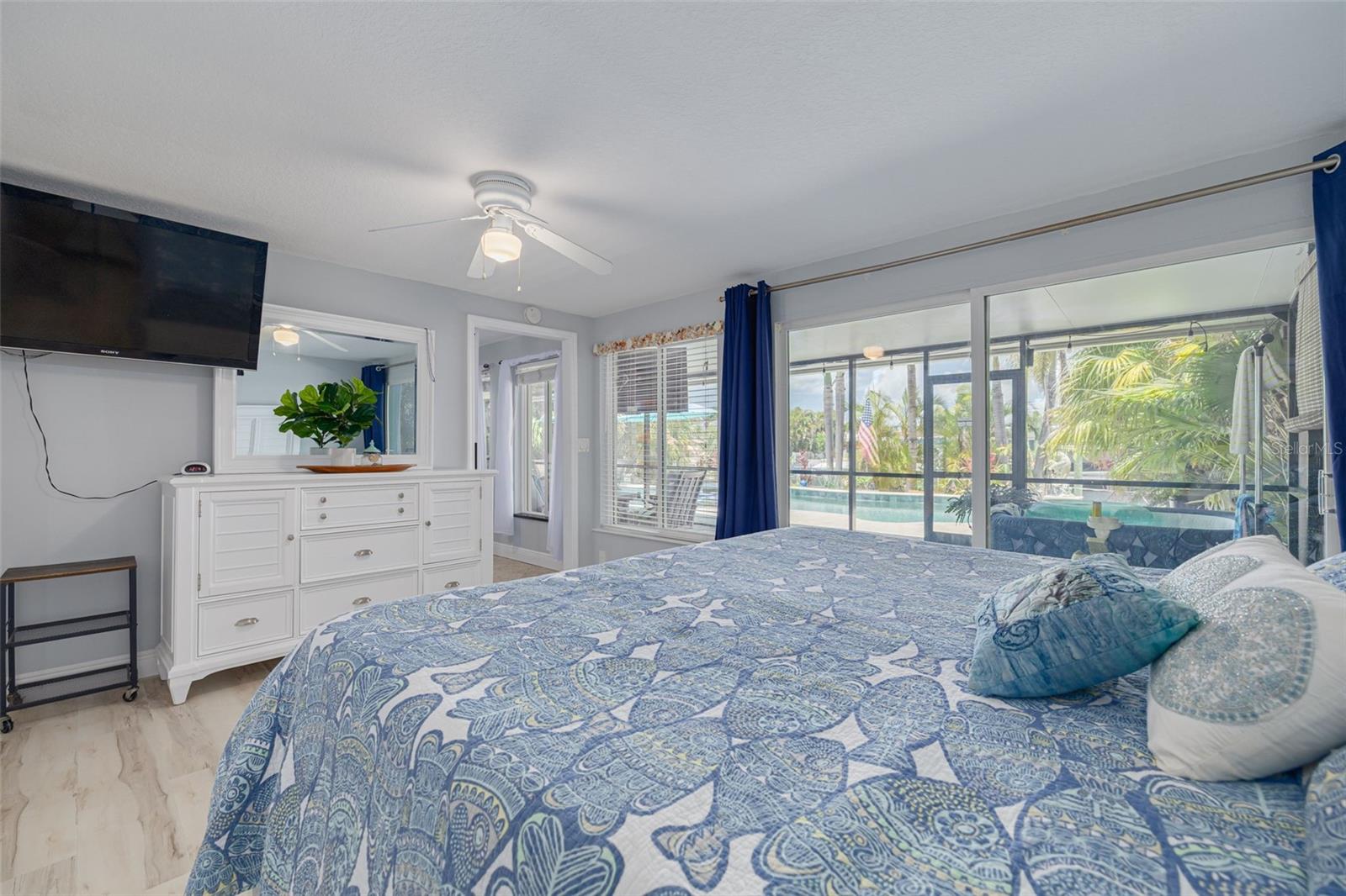 Listing photo id 24 for 4917 Marlin Drive