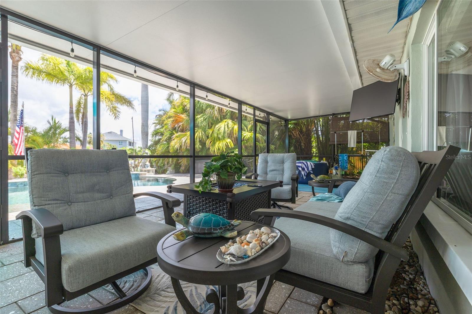 Listing photo id 33 for 4917 Marlin Drive