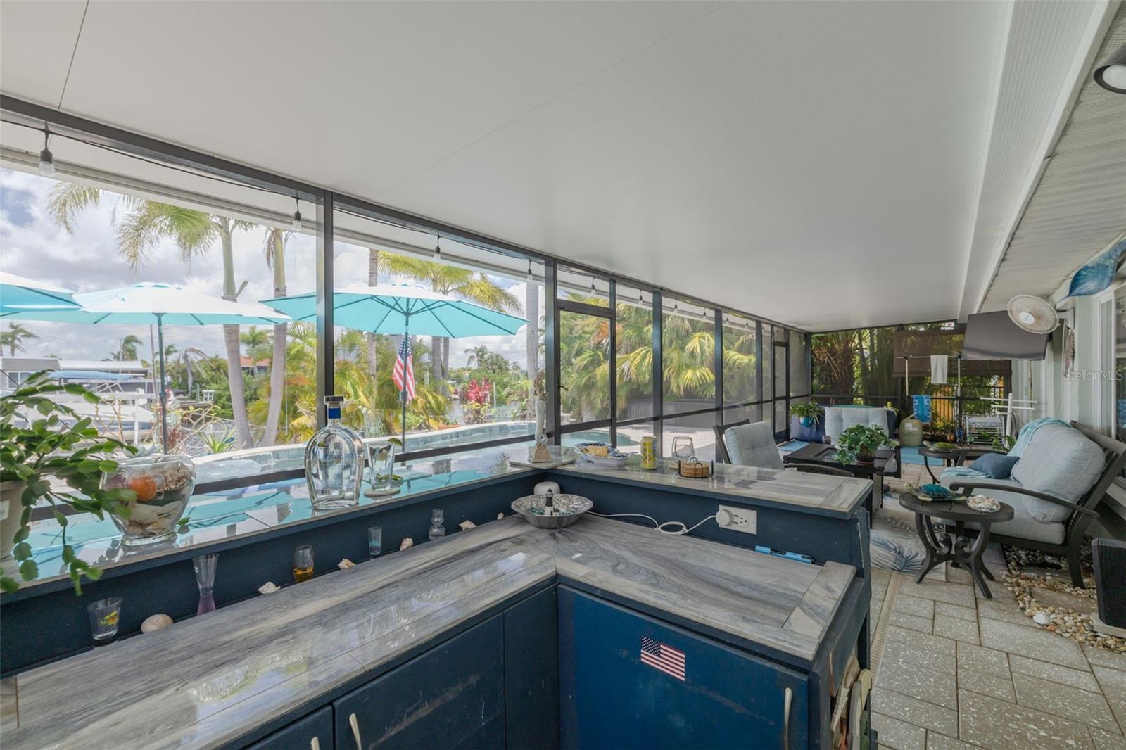 Listing photo id 35 for 4917 Marlin Drive